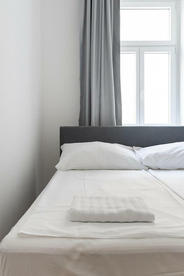 Universum Apartment Wenen Buitenkant foto