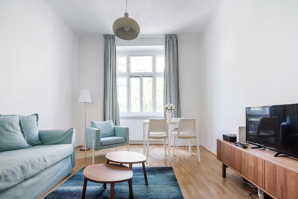 Universum Apartment Wenen Buitenkant foto
