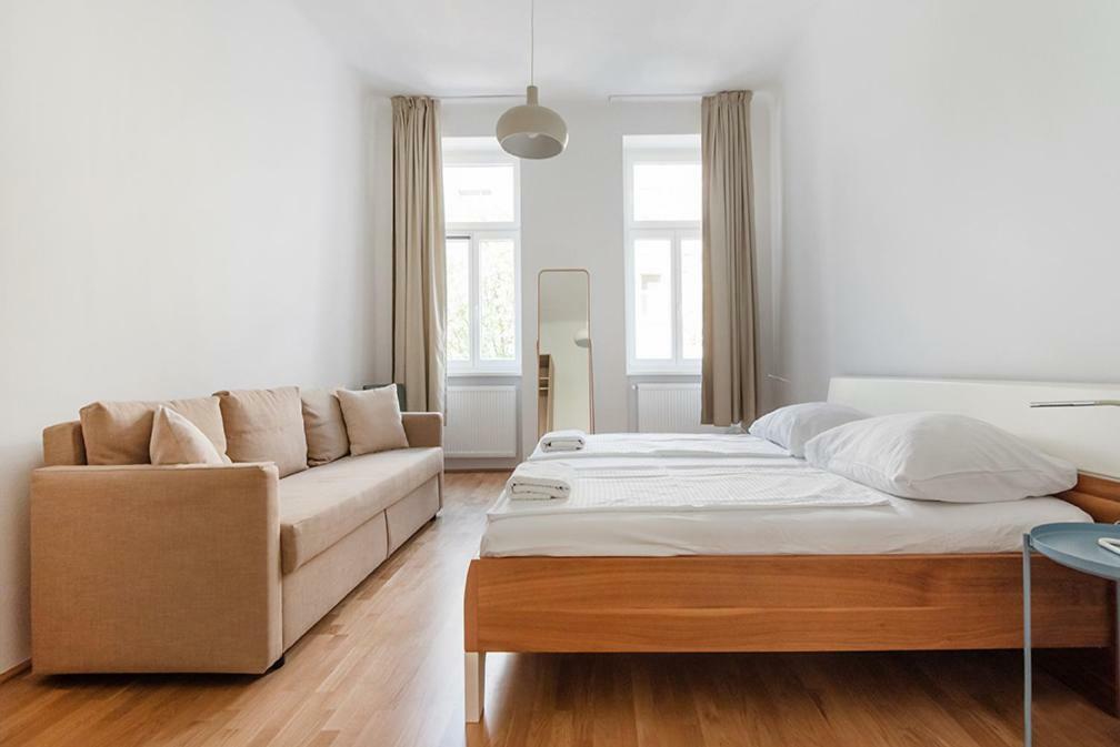 Universum Apartment Wenen Buitenkant foto