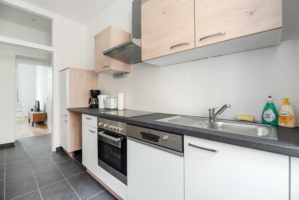 Universum Apartment Wenen Buitenkant foto