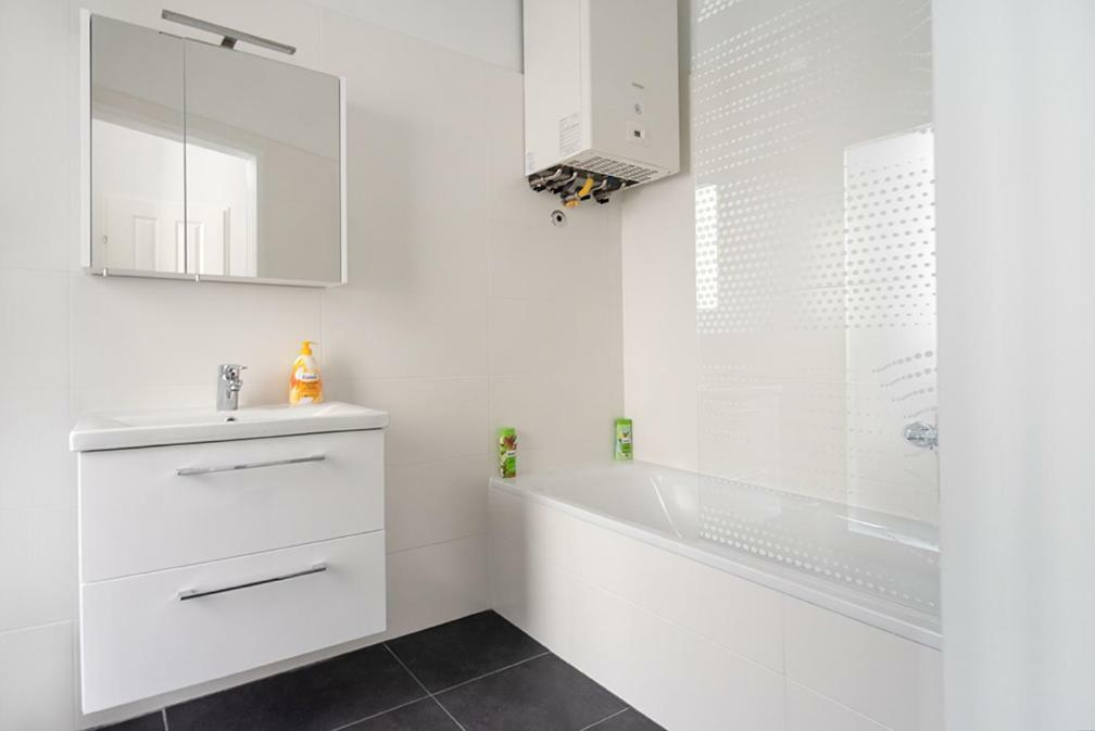 Universum Apartment Wenen Buitenkant foto