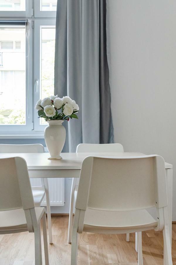 Universum Apartment Wenen Buitenkant foto